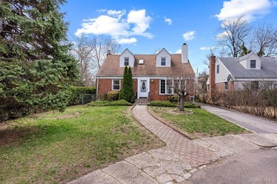 Unbeatable Location! Situated on a quiet cul-de-sac in the - photo 3