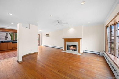 Unbeatable Location! Situated on a quiet cul-de-sac in the - photo 10
