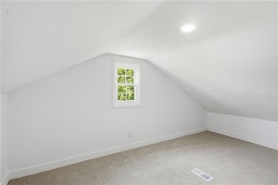 Move right into this beautifully renovated 4-bedroom, 2-bath - photo 36
