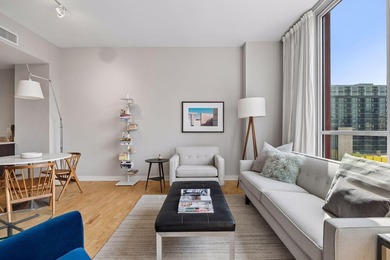 Refined urban living in one of the most coveted boutique - photo 7
