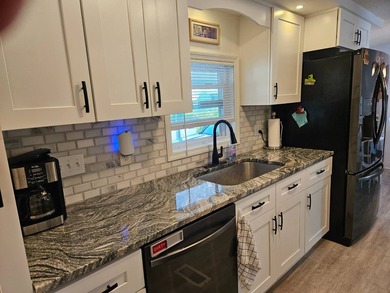 Welcome to this 1991 Barrington HS - 3 bedroom/2 Bath, 1152 sq - photo 11