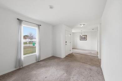MOVE IN READY POOL HOME! BRING OFFERS! Why wait to build? Enjoy - photo 11