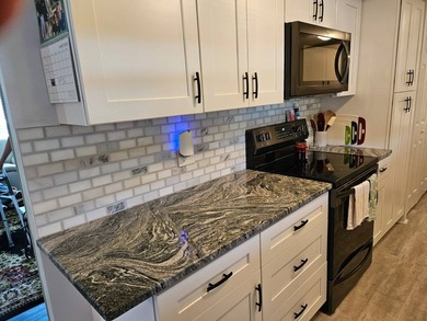 Welcome to this 1991 Barrington HS - 3 bedroom/2 Bath, 1152 sq - photo 12