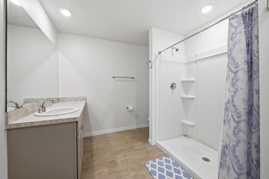 MOVE IN READY POOL HOME! BRING OFFERS! Why wait to build? Enjoy - photo 21