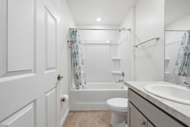 MOVE IN READY POOL HOME! BRING OFFERS! Why wait to build? Enjoy - photo 26