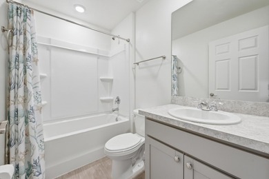 MOVE IN READY POOL HOME! BRING OFFERS! Why wait to build? Enjoy - photo 27