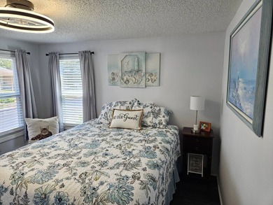 Welcome to this 1991 Barrington HS - 3 bedroom/2 Bath, 1152 sq - photo 29
