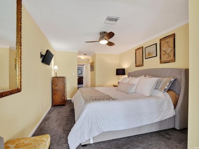 A wall of glass, panoramic Lake Wawasee views, and unforgettable - photo 32
