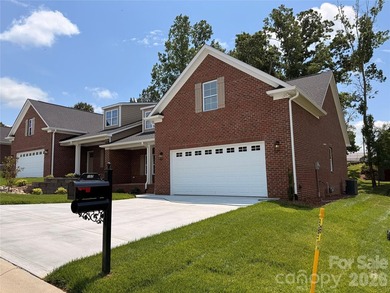 Don't miss one of the last two NEW CONSTRUCTION brick townhomes - photo 2