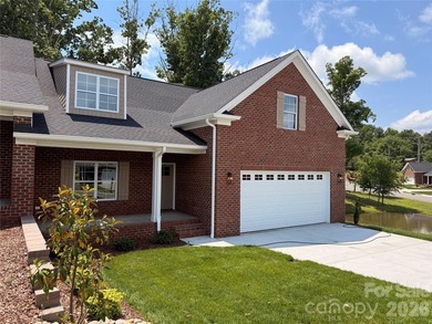 Don't miss one of the last two NEW CONSTRUCTION brick townhomes - photo 4