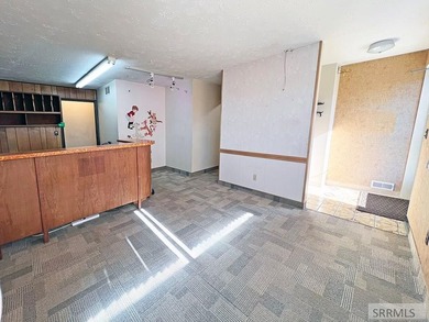 PRIME COMMERCIAL OPPORTUNITY - GREAT COMMERCIAL BUILDING ON - photo 10