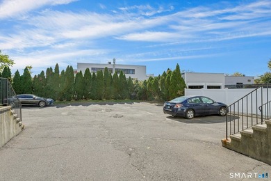 20 Hanover St. #A features a well-maintained traditional - photo 8