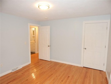 Move-in-condition 3-bedroom Ranch that was completely updated 2 - photo 13