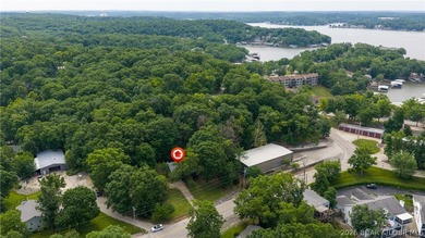 Great Horseshoe Bend location, nearly an acre of wooded ground - photo 29