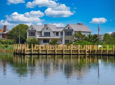 Private dockage with direct bay access. Waterfront estate just - photo 45