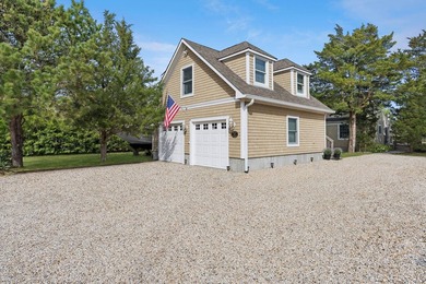 Rarely does a waterfront property come on the market in this - photo 6
