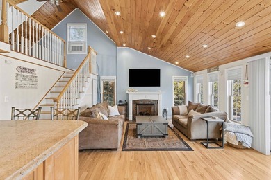 Rarely does a waterfront property come on the market in this - photo 7
