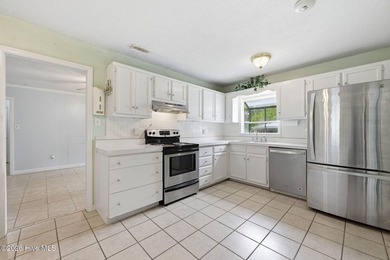 With a total of 1,943 square feet, let's just imagine Friday - photo 3