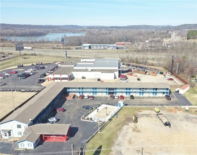 Excellent investment opportunity! This well-maintained 52 room - photo 13