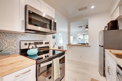 Only two blocks from the beach, this well established resort and - photo 13
