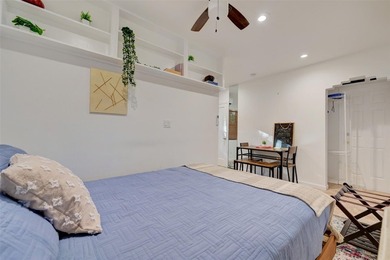 Only two blocks from the beach, this well established resort and - photo 30