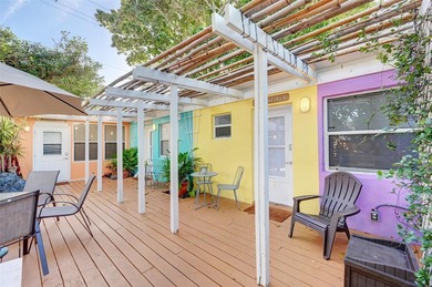 Only two blocks from the beach, this well established resort and - photo 43