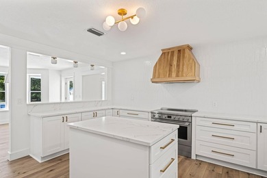 Spacious 4 bedroom, 3 bath ranch-style home with a private pool - photo 13