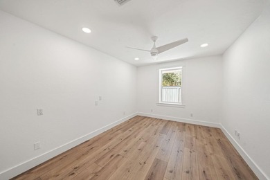 Spacious 4 bedroom, 3 bath ranch-style home with a private pool - photo 34