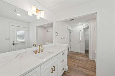 Spacious 4 bedroom, 3 bath ranch-style home with a private pool - photo 40