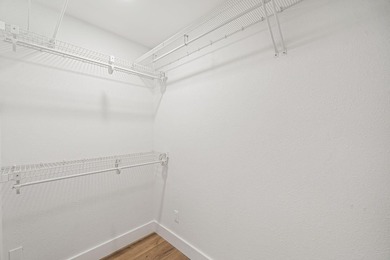 Spacious 4 bedroom, 3 bath ranch-style home with a private pool - photo 41