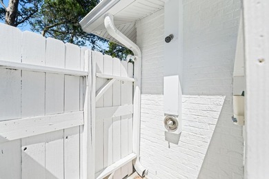 Spacious 4 bedroom, 3 bath ranch-style home with a private pool - photo 44
