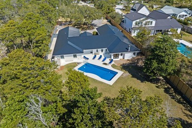 Spacious 4 bedroom, 3 bath ranch-style home with a private pool - photo 46