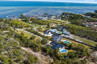 Spacious 4 bedroom, 3 bath ranch-style home with a private pool - photo 48
