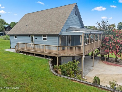 Beautiful Three Bedroom three and a half bath Lakeview and Lake - photo 13