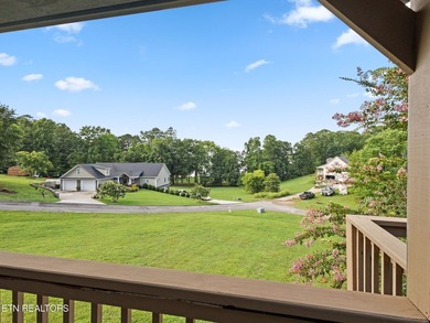 Beautiful Three Bedroom three and a half bath Lakeview and Lake - photo 20