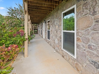 Beautiful Three Bedroom three and a half bath Lakeview and Lake - photo 22
