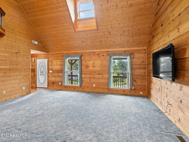 Beautiful Three Bedroom three and a half bath Lakeview and Lake - photo 23