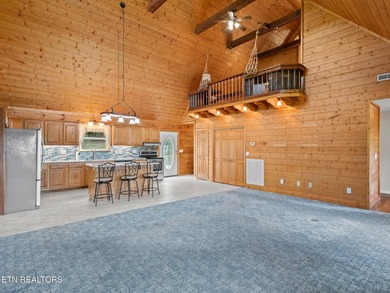 Beautiful Three Bedroom three and a half bath Lakeview and Lake - photo 25