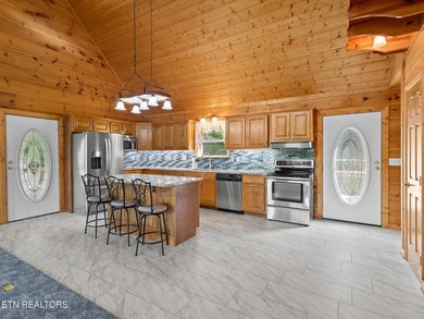Beautiful Three Bedroom three and a half bath Lakeview and Lake - photo 28