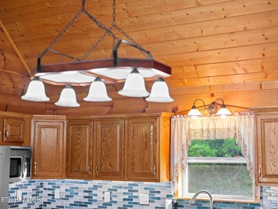 Beautiful Three Bedroom three and a half bath Lakeview and Lake - photo 30