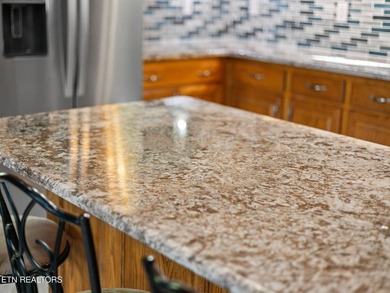 Beautiful Three Bedroom three and a half bath Lakeview and Lake - photo 31
