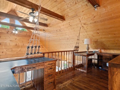 Beautiful Three Bedroom three and a half bath Lakeview and Lake - photo 33