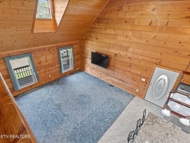 Beautiful Three Bedroom three and a half bath Lakeview and Lake - photo 34