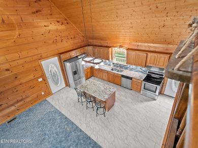 Beautiful Three Bedroom three and a half bath Lakeview and Lake - photo 35