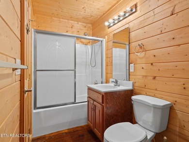 Beautiful Three Bedroom three and a half bath Lakeview and Lake - photo 37