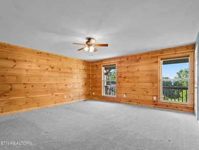 Beautiful Three Bedroom three and a half bath Lakeview and Lake - photo 40