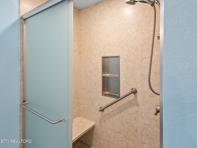 Beautiful Three Bedroom three and a half bath Lakeview and Lake - photo 43