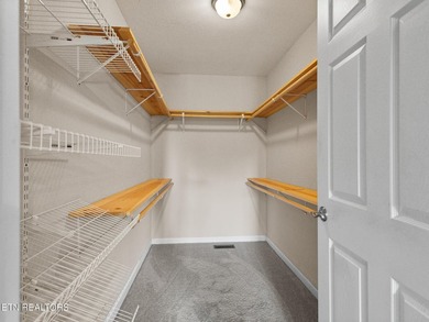 Beautiful Three Bedroom three and a half bath Lakeview and Lake - photo 44