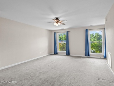 Beautiful Three Bedroom three and a half bath Lakeview and Lake - photo 47