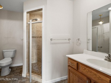 Beautiful Three Bedroom three and a half bath Lakeview and Lake - photo 48